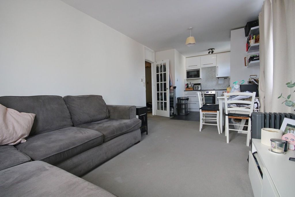 Property photo 2 of 10 liv1 (29).Jpg