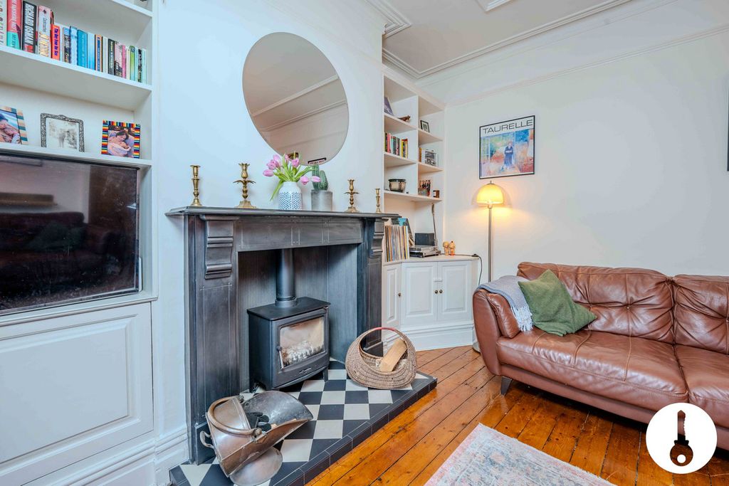 Property photo 3 of 39