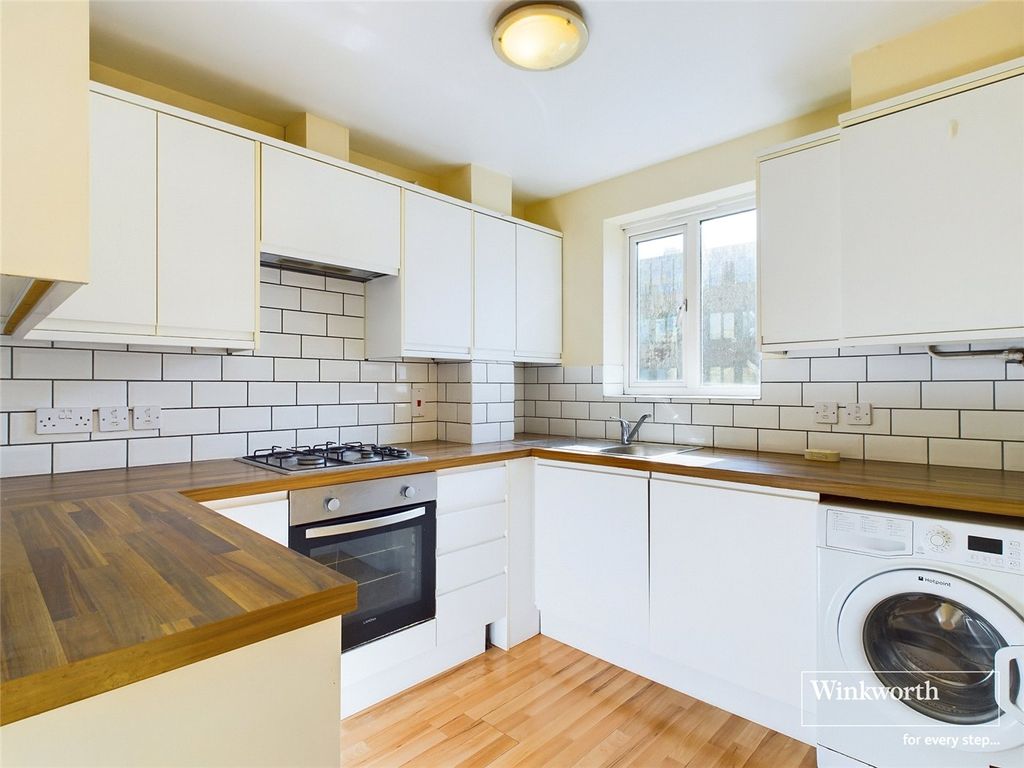 Property photo 2 of 13 Picture No. 15