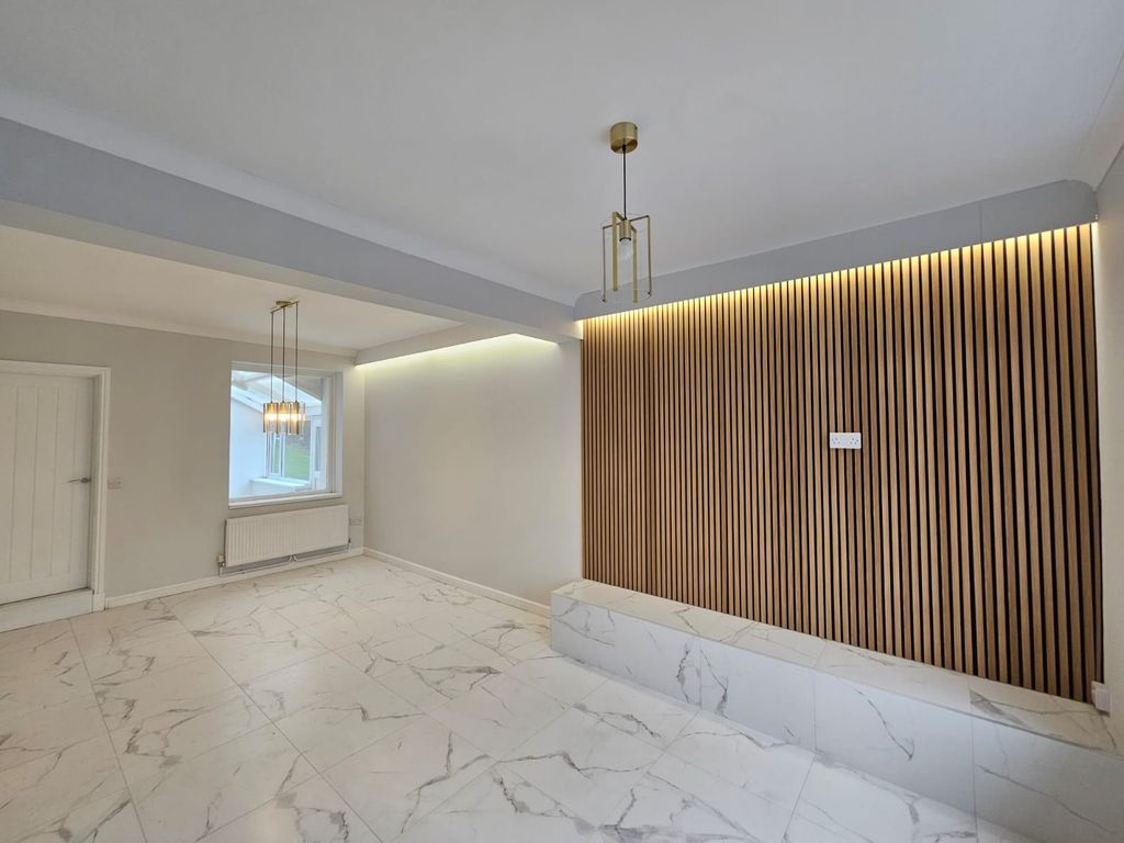 Property photo 2 of 16 Living Room