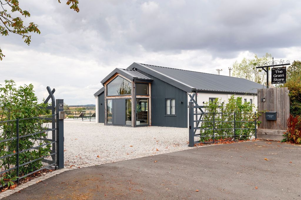 Property photo 1 of 56