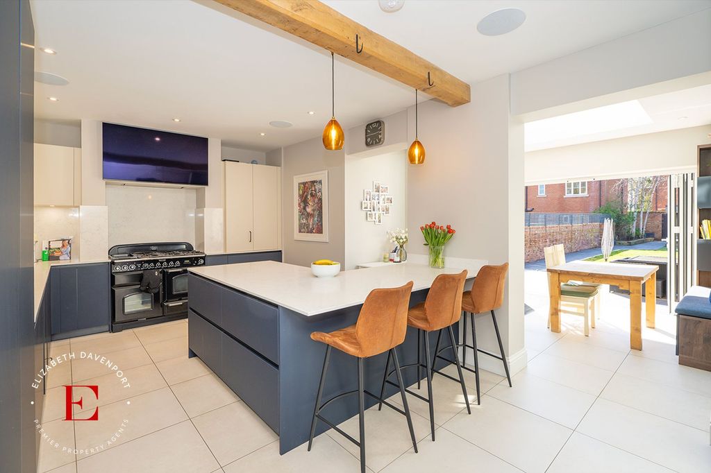 Property photo 3 of 36