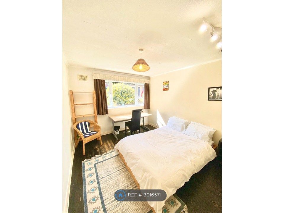 Property photo 3 of 27