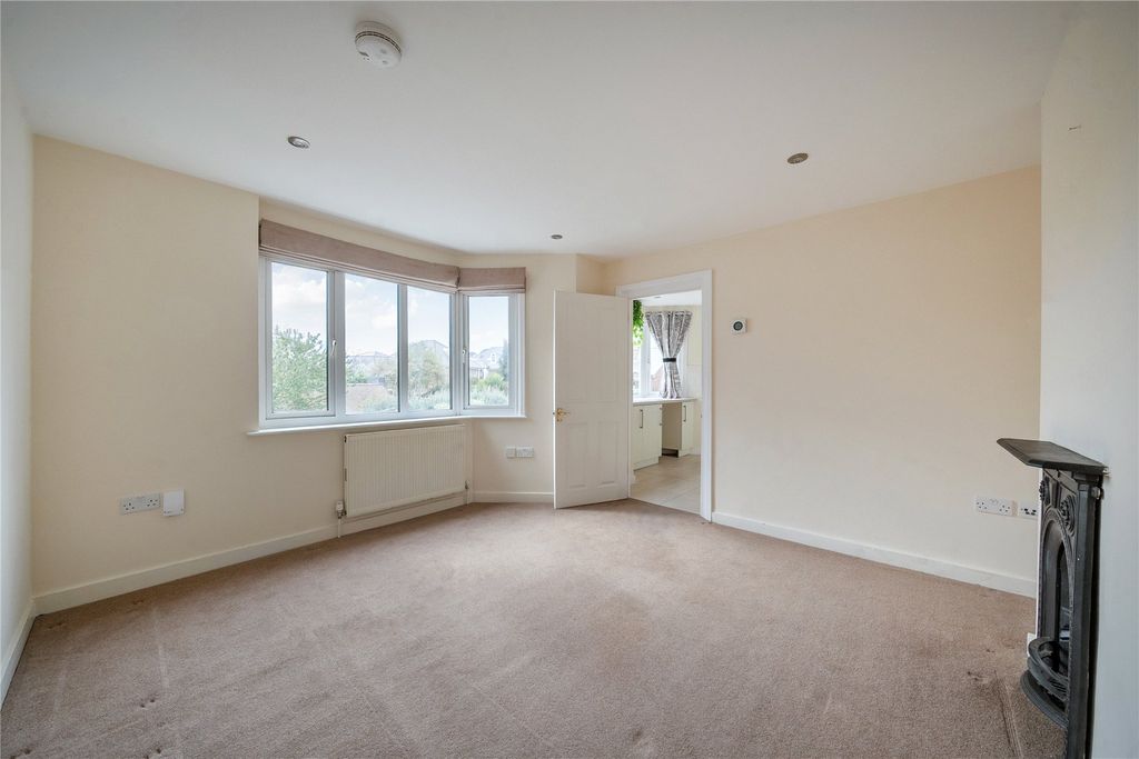 Property photo 2 of 9 Picture No. 14