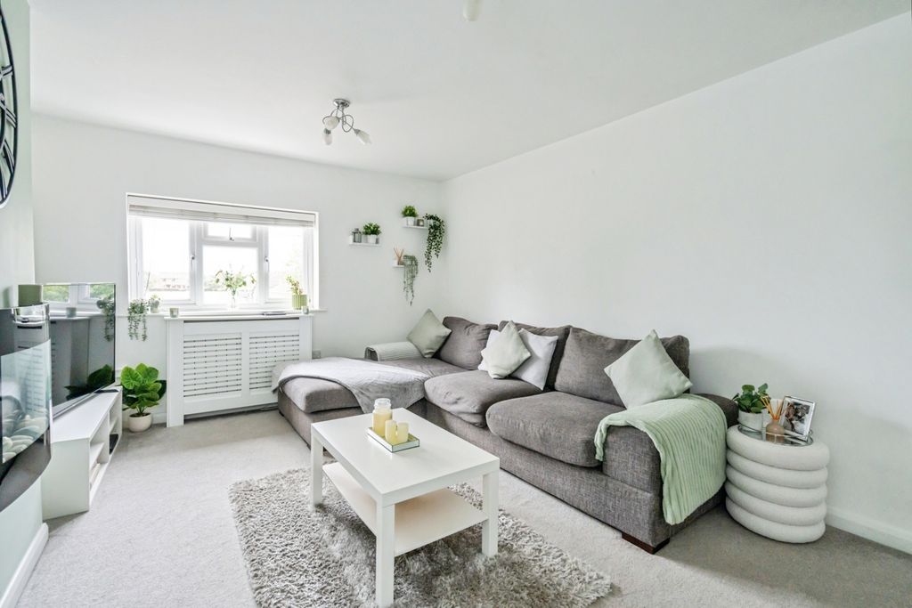 Property photo 2 of 12 Pbox-Img.Jpg