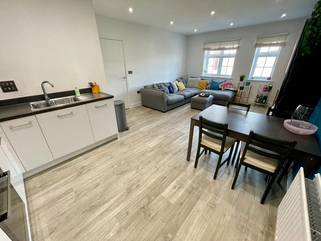 Property photo 2 of 11 3379623