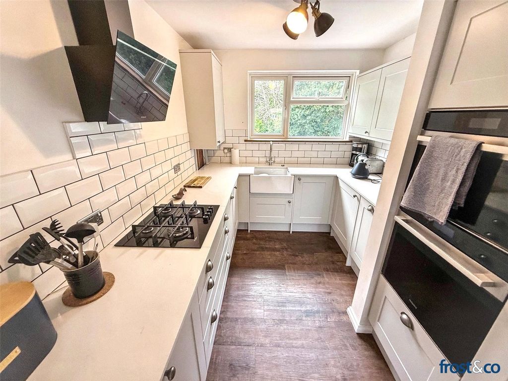 Property photo 3 of 9 Kitchen