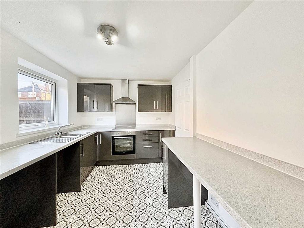 Property photo 2 of 20 Kitchen