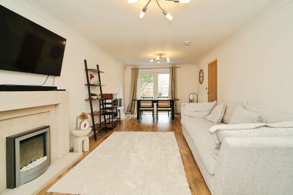 Property photo 3 of 22