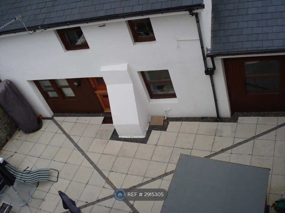 Property photo 2 of 21