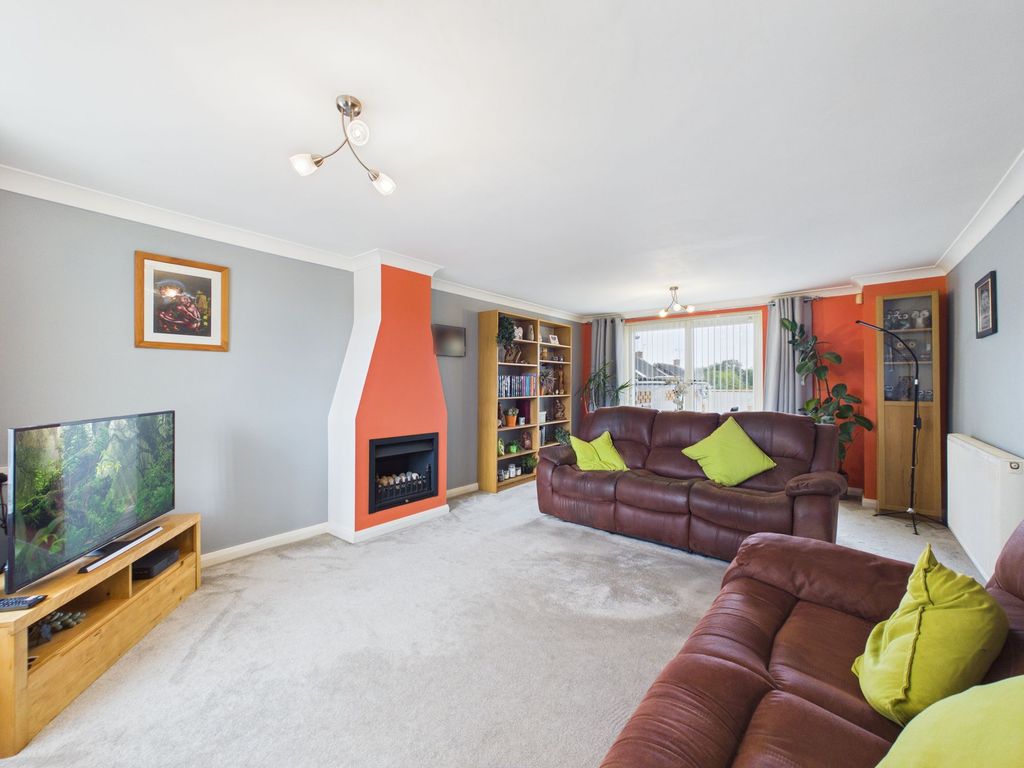 Property photo 2 of 19 Lounge Dining Room