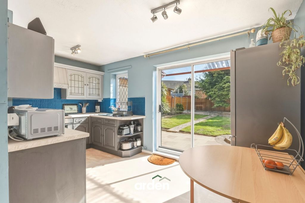 Property photo 3 of 13