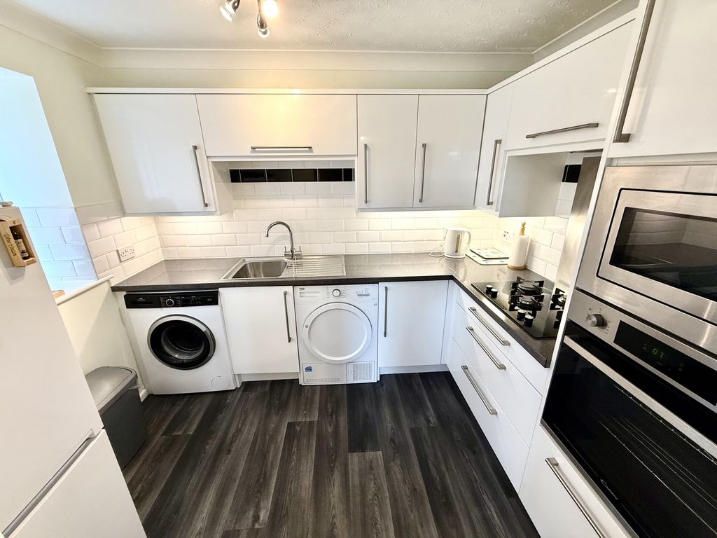 Property photo 3 of 8 Img_2863