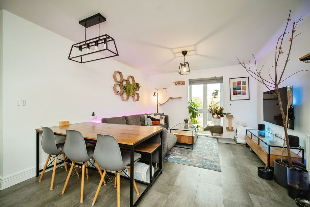 Property photo 2 of 16 Living / Dining Room