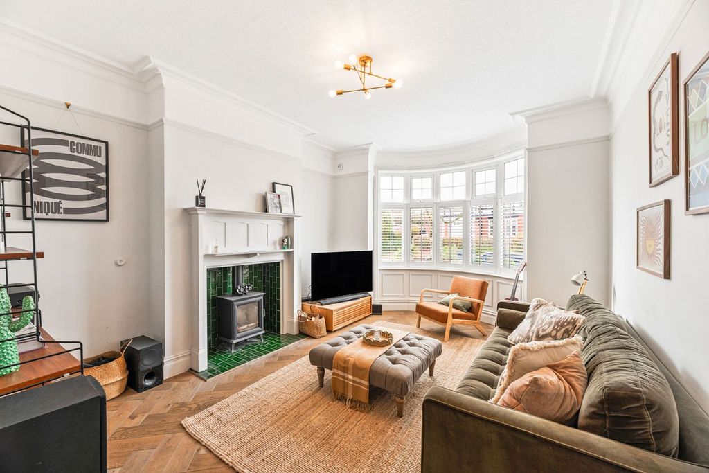 Property photo 2 of 27 Living Room