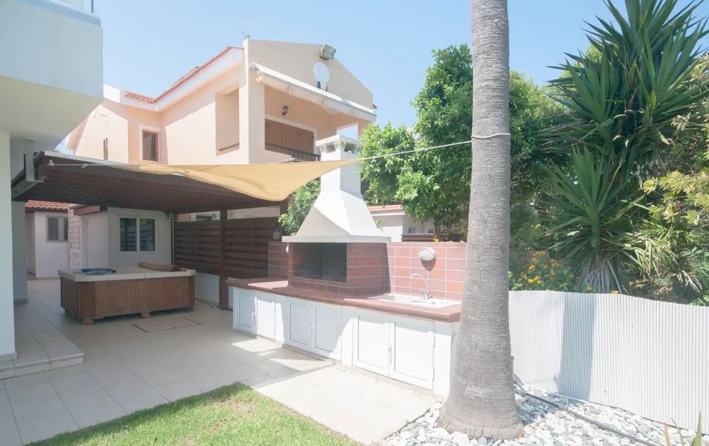 Property photo 3 of 10