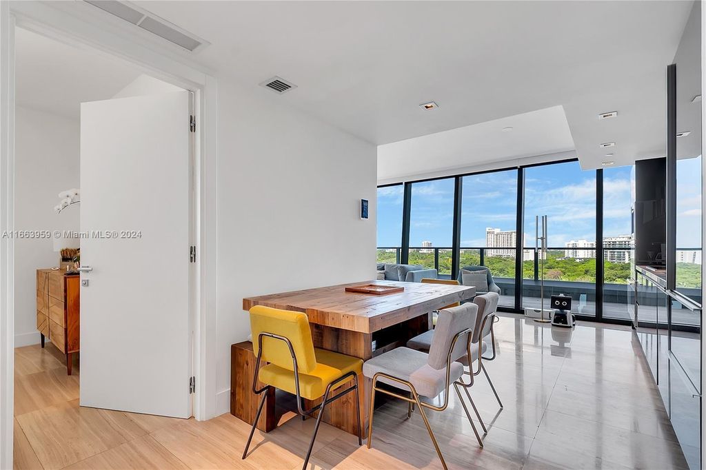 Property photo 3 of 32 <Alttext/>