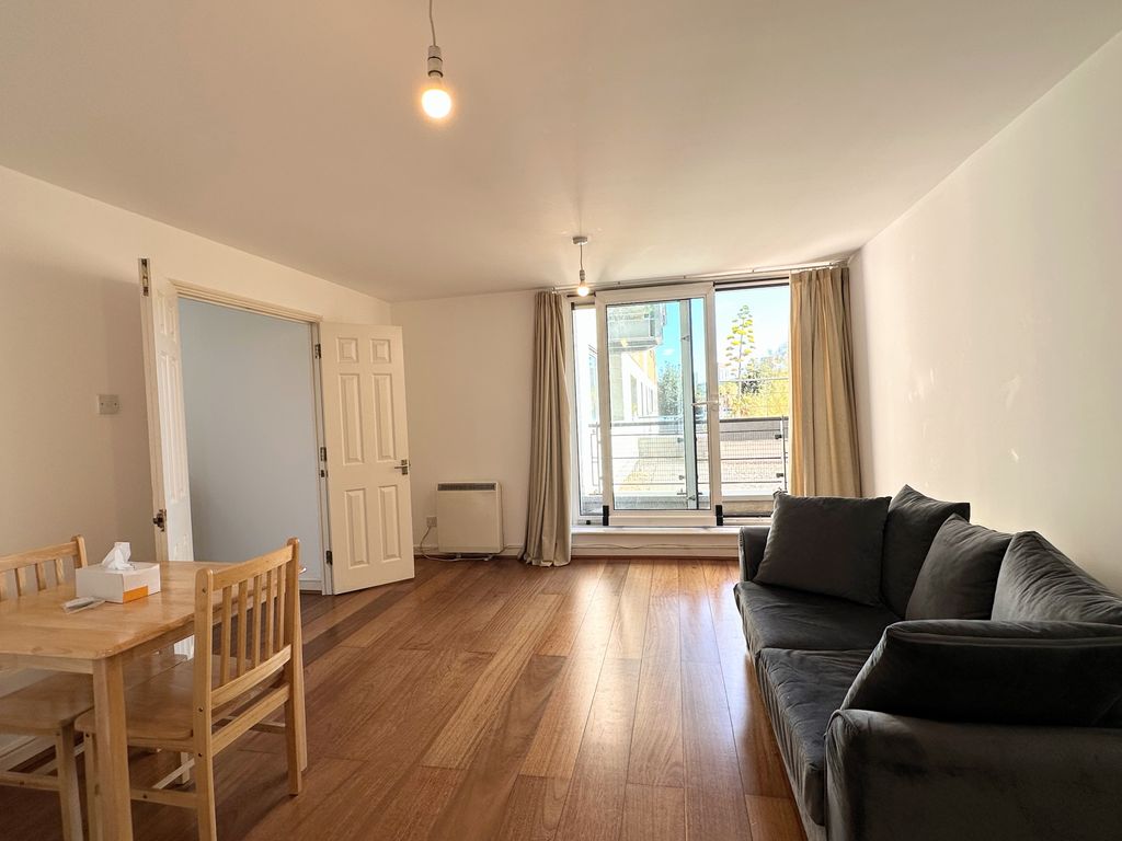 Property photo 2 of 8