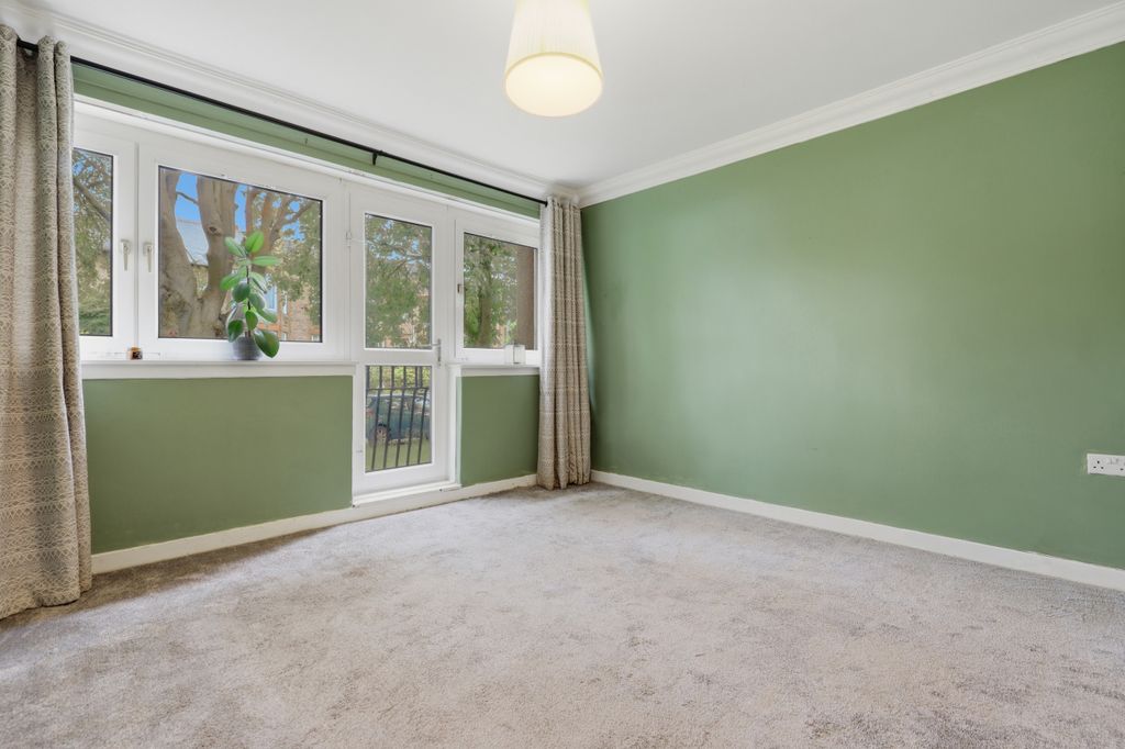 Property photo 2 of 26