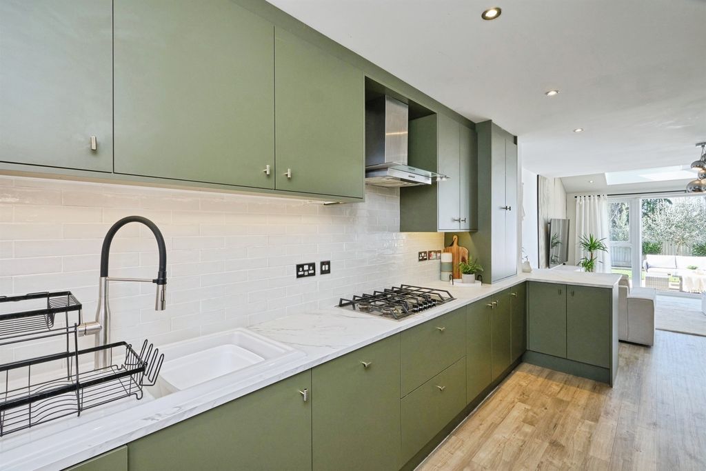 Property photo 3 of 22