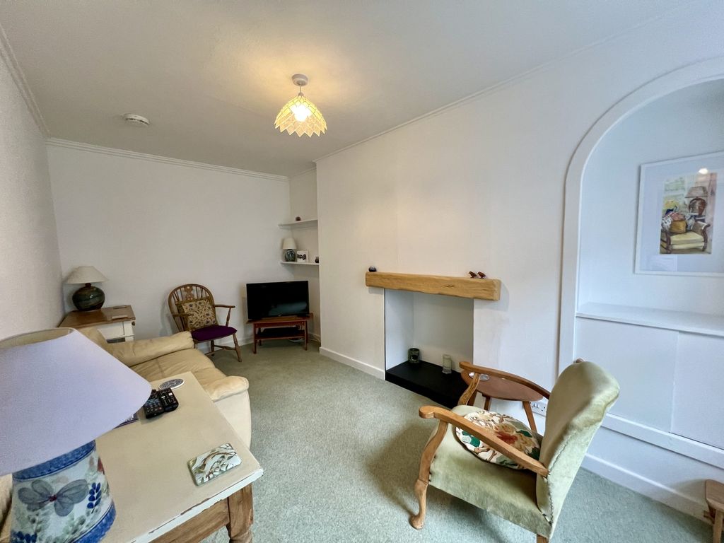 Property photo 2 of 11