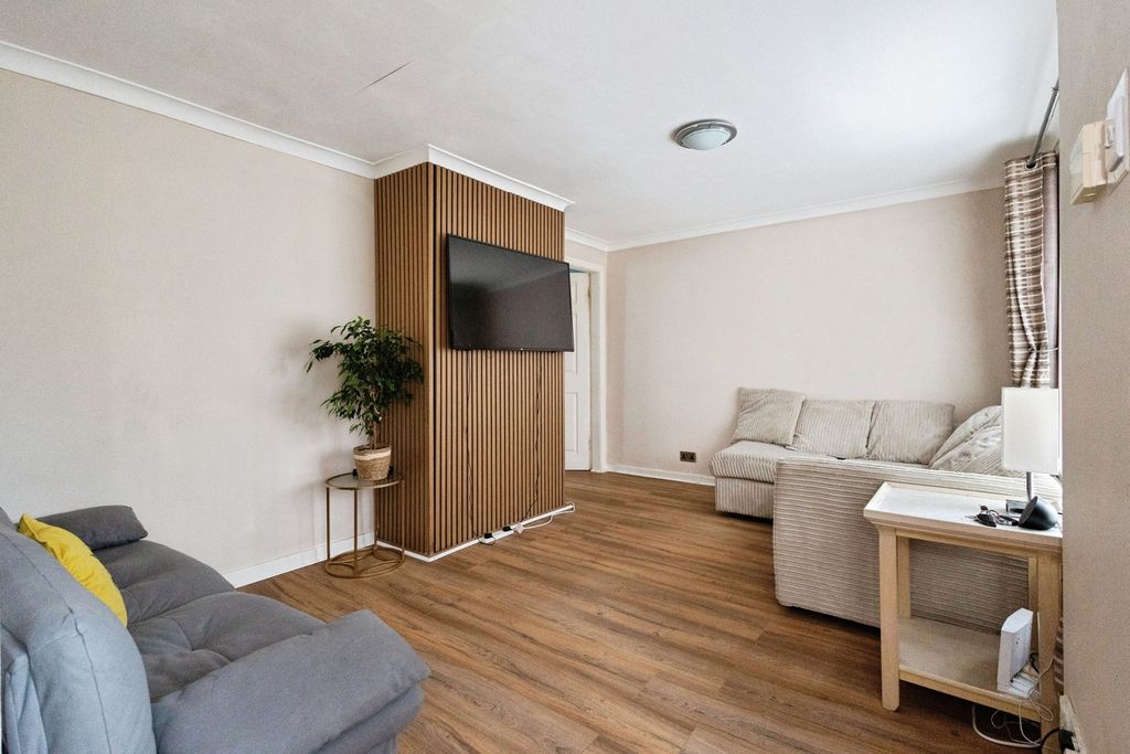 Property photo 2 of 17 Pbox-Img.Jpg