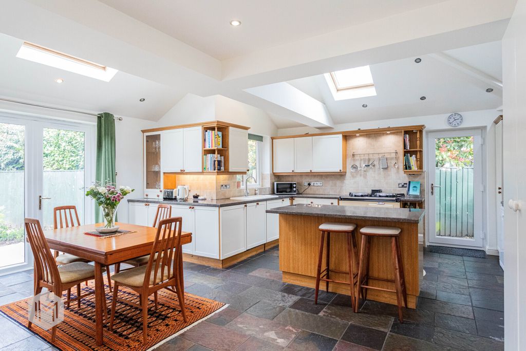 Property photo 2 of 35 Picture No. 52