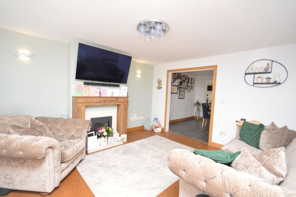 Property photo 3 of 12 Picture No. 05