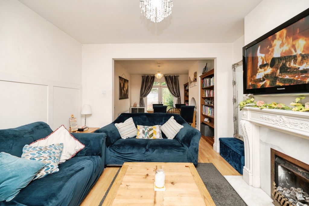 Property photo 3 of 17 Pbox-Img.Jpg