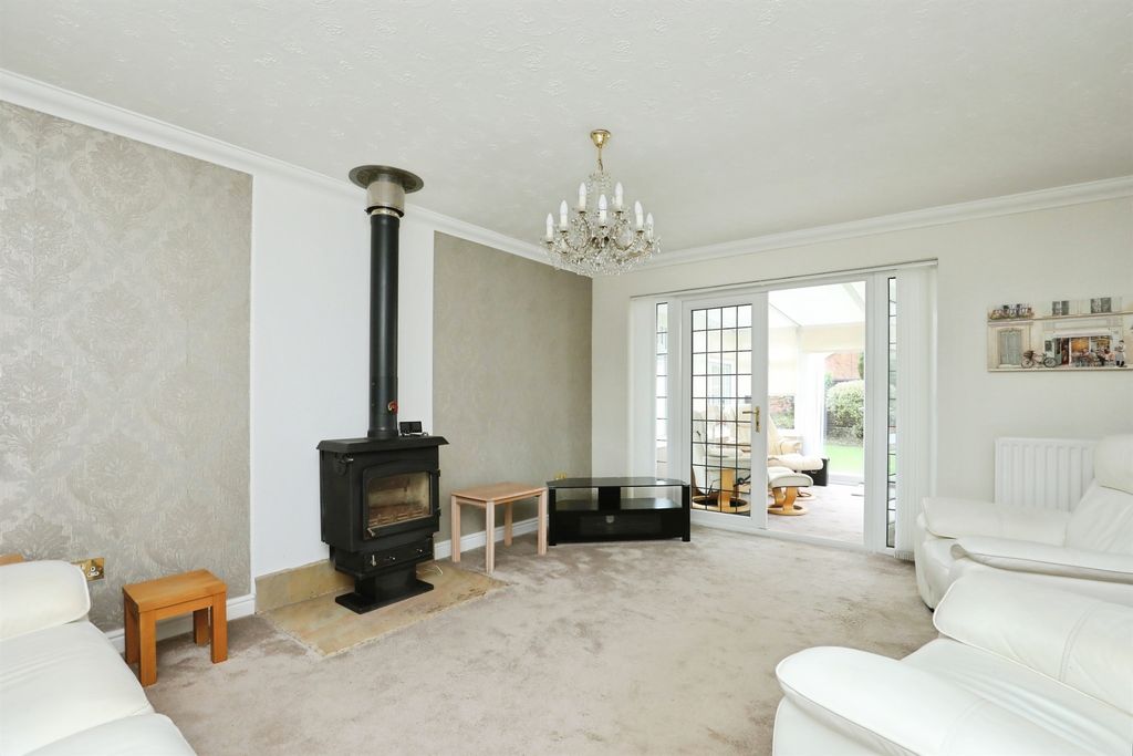 Property photo 2 of 17