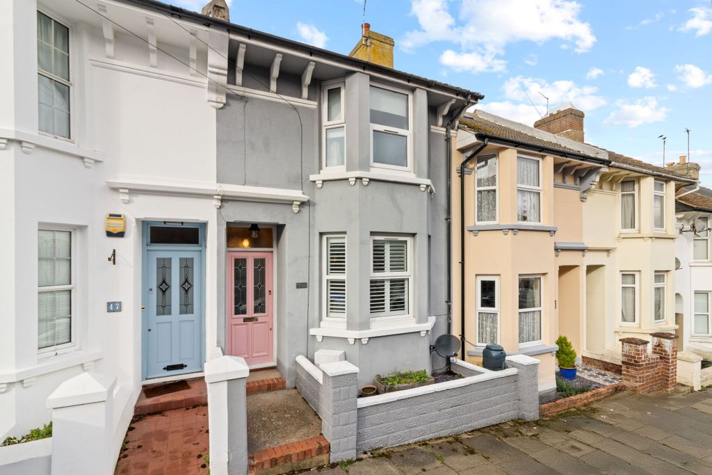 Property photo 1 of 24