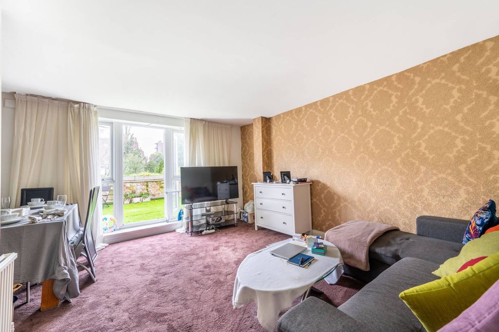 Property photo 2 of 7