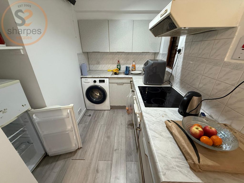 Property photo 2 of 7 4.Jpeg