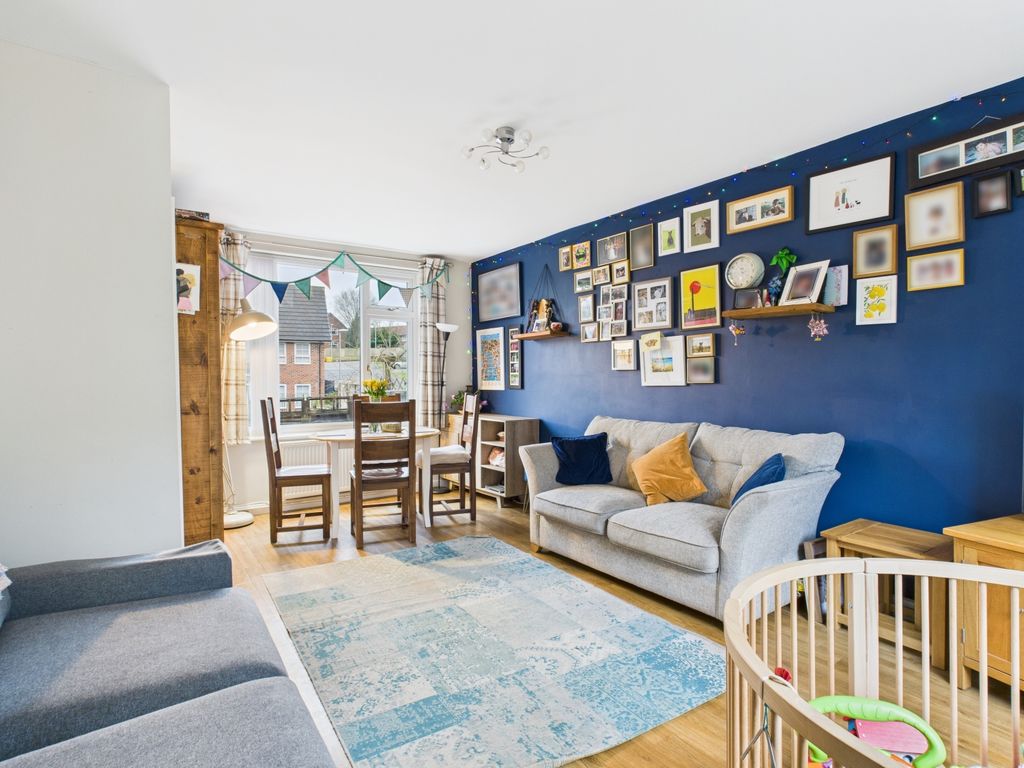 Property photo 2 of 24 Cam03729G0-Pr0213-Still020