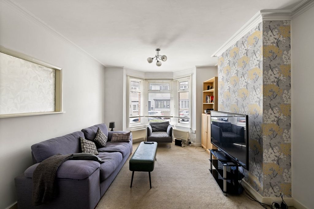 Property photo 2 of 16