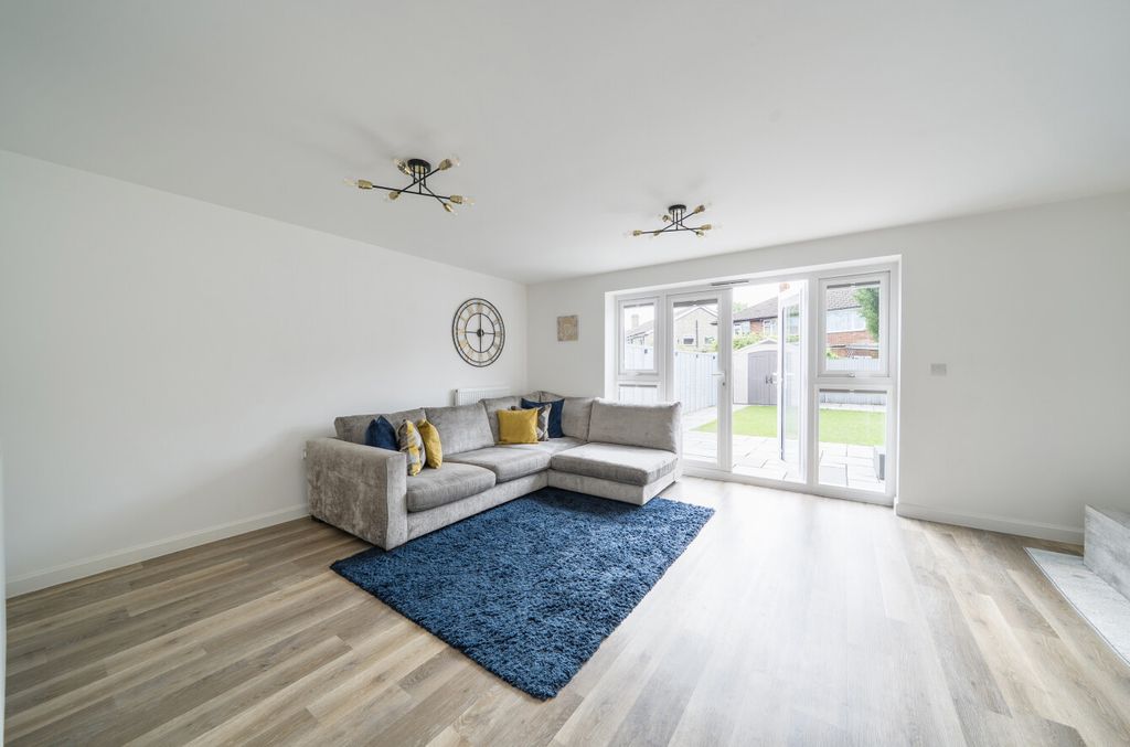 Property photo 2 of 22 1479357-13-6A32d3...