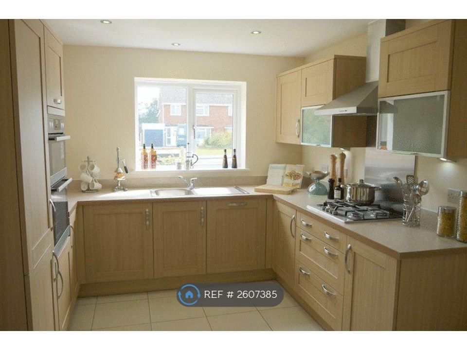 Property photo 2 of 10 Kitchen
