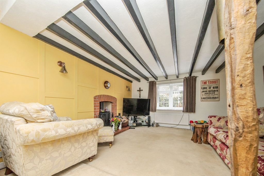 Property photo 2 of 27