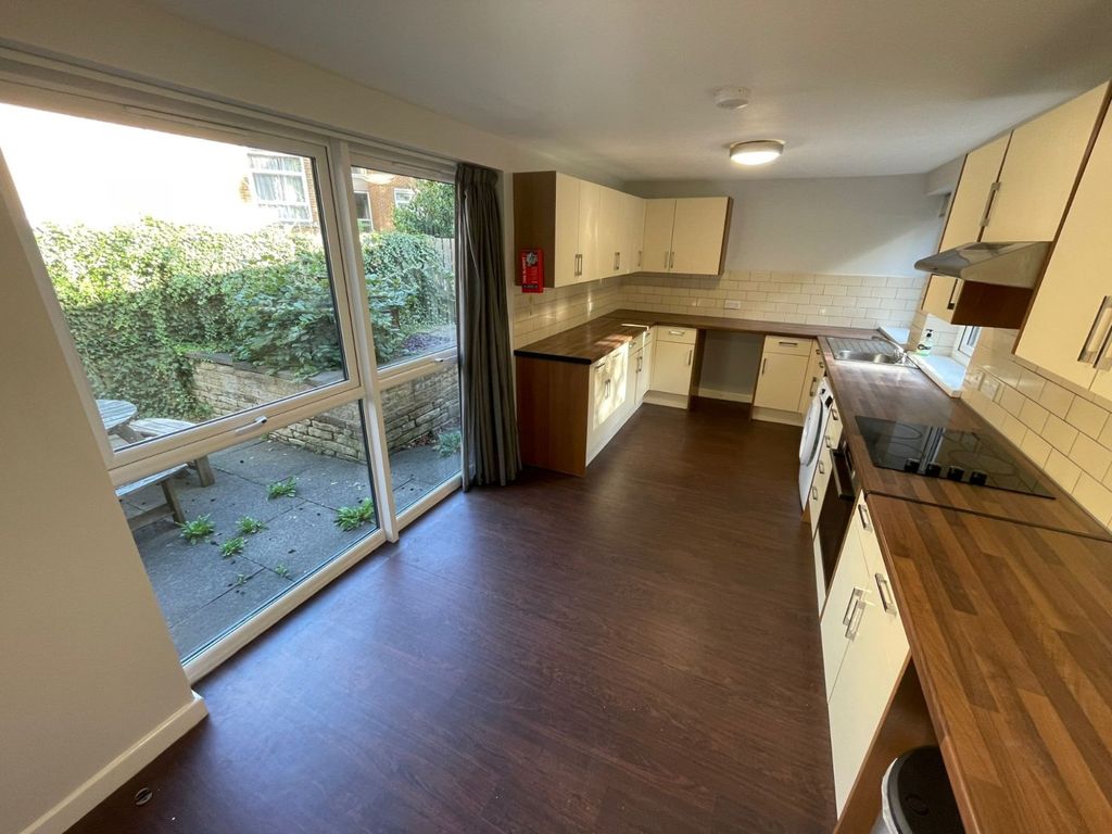 Property photo 3 of 17 Picture No. 09