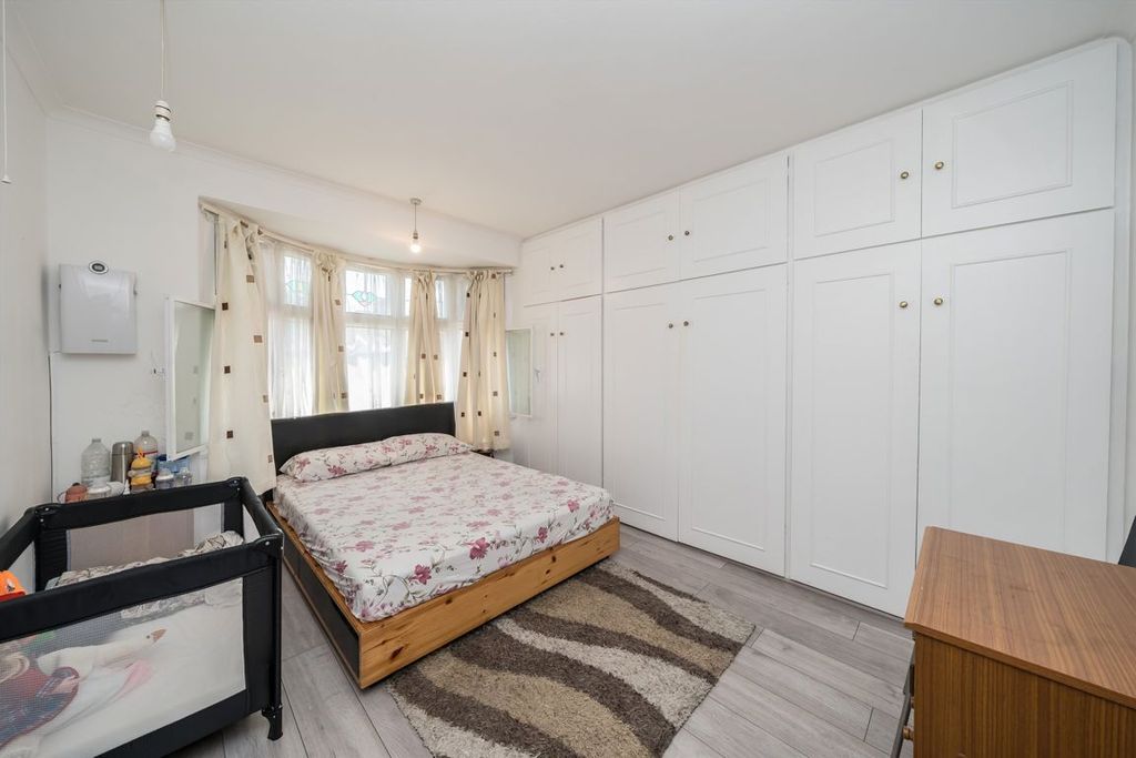 Property photo 3 of 5