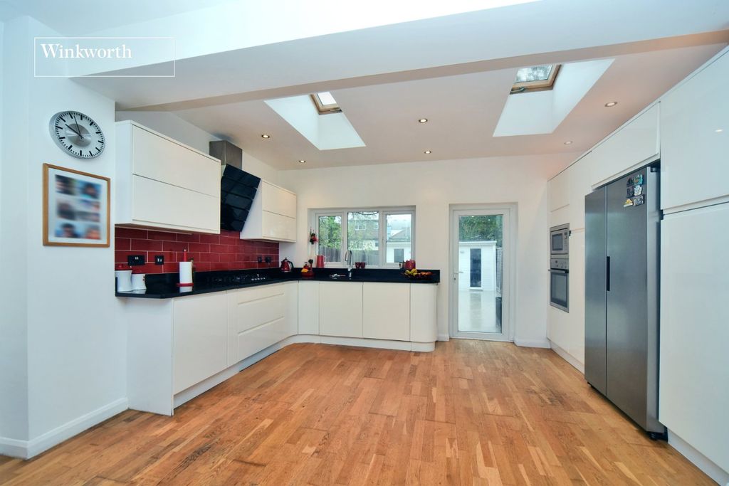 Property photo 2 of 20 Picture No. 04