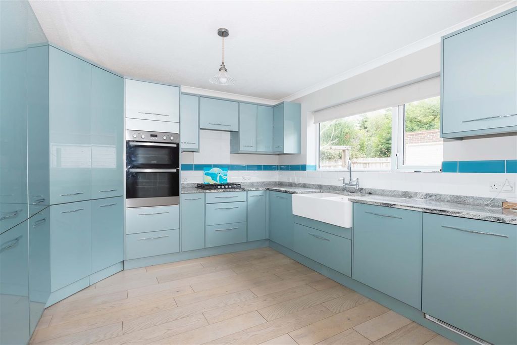 Property photo 3 of 18 Aldsworth Avenue_9.Jpg