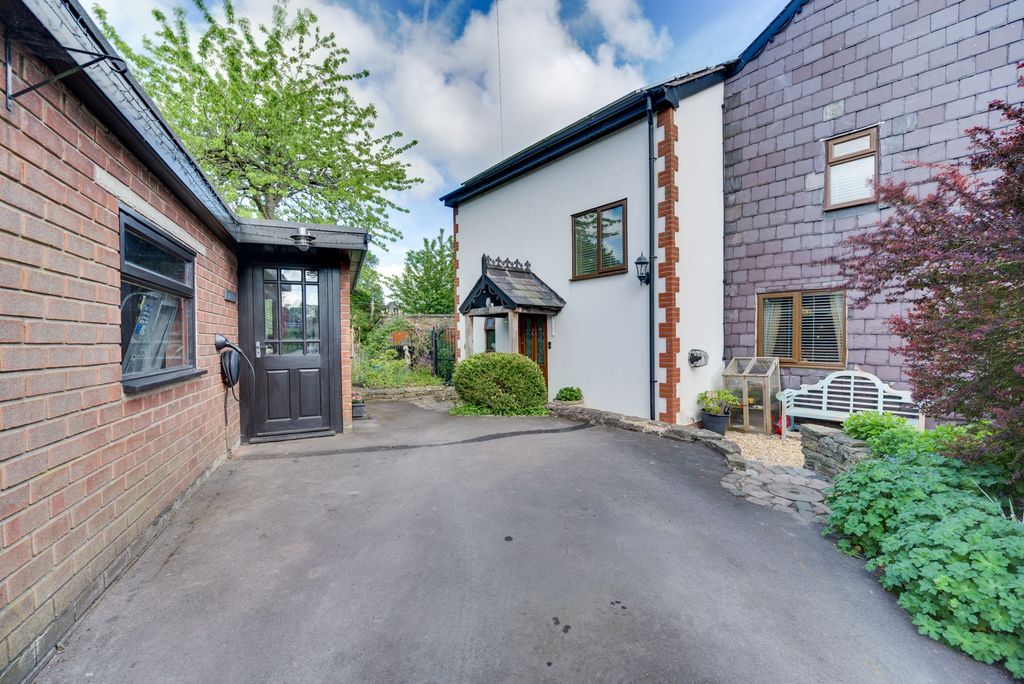 Property photo 1 of 31