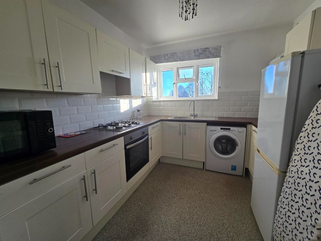 Property photo 3 of 6 4570833