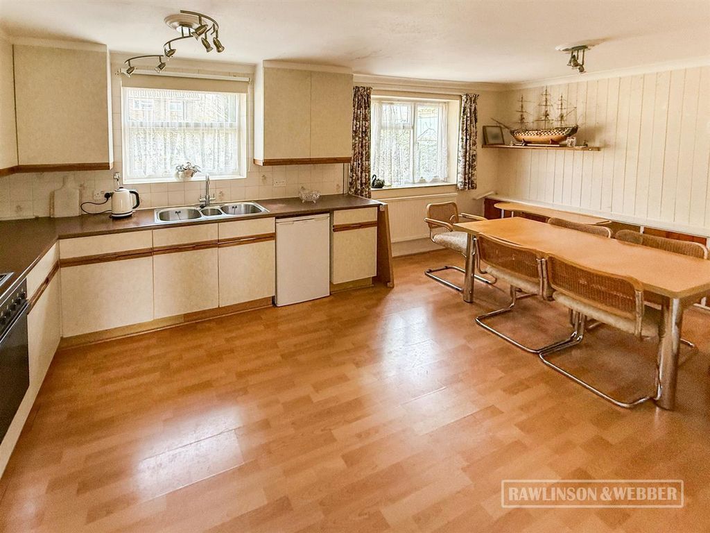 Property photo 3 of 20 Kitchen Diner.Jpg