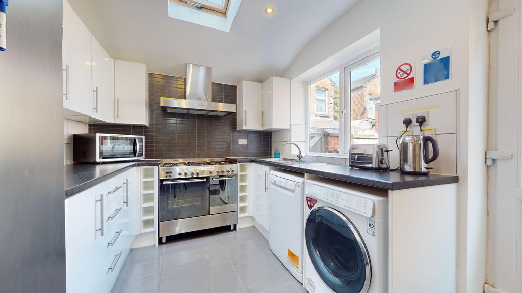 Property photo 3 of 13 Photo 2