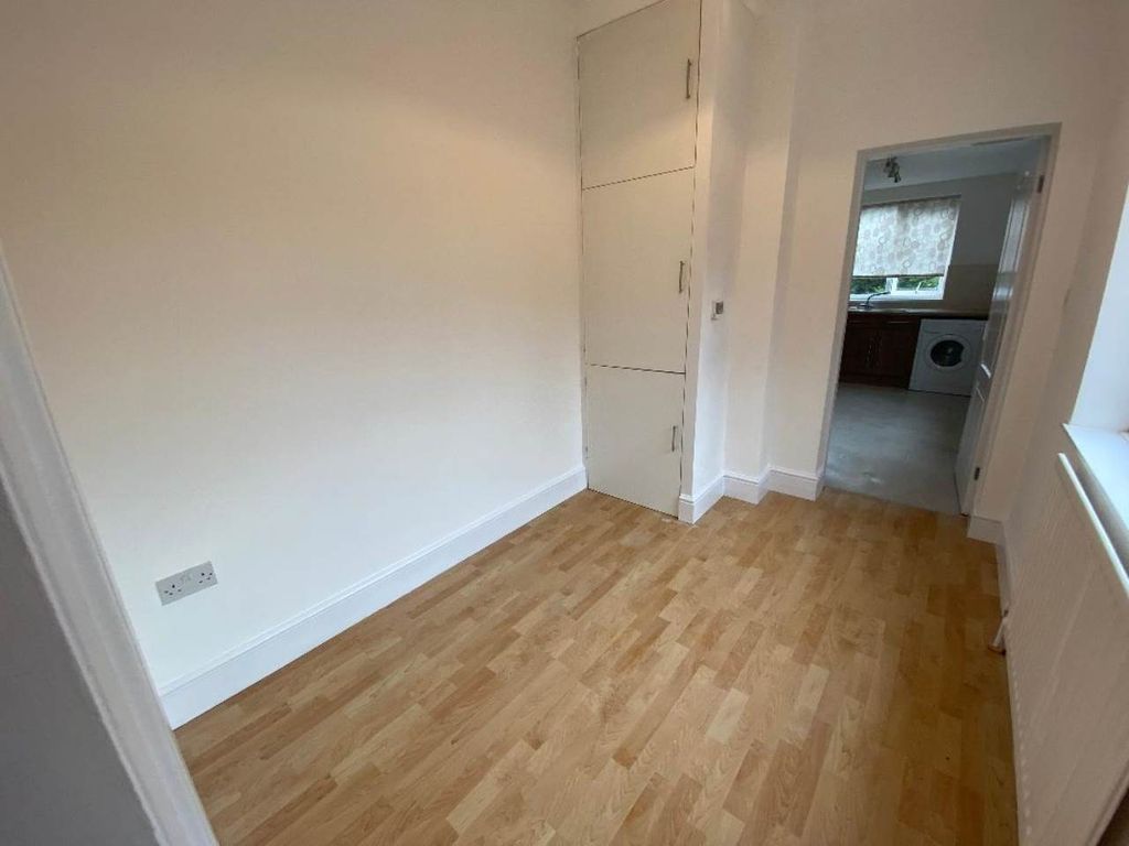 Property photo 3 of 8 Dining Room