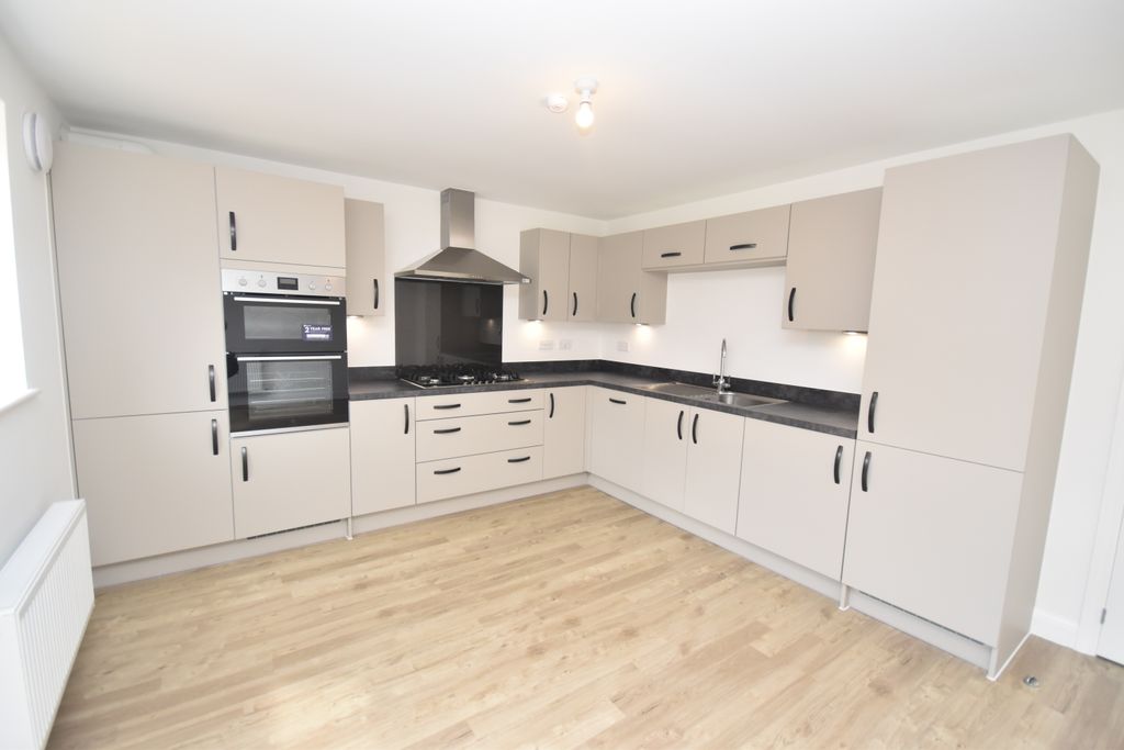 Property photo 3 of 15 Kitchen/Diner