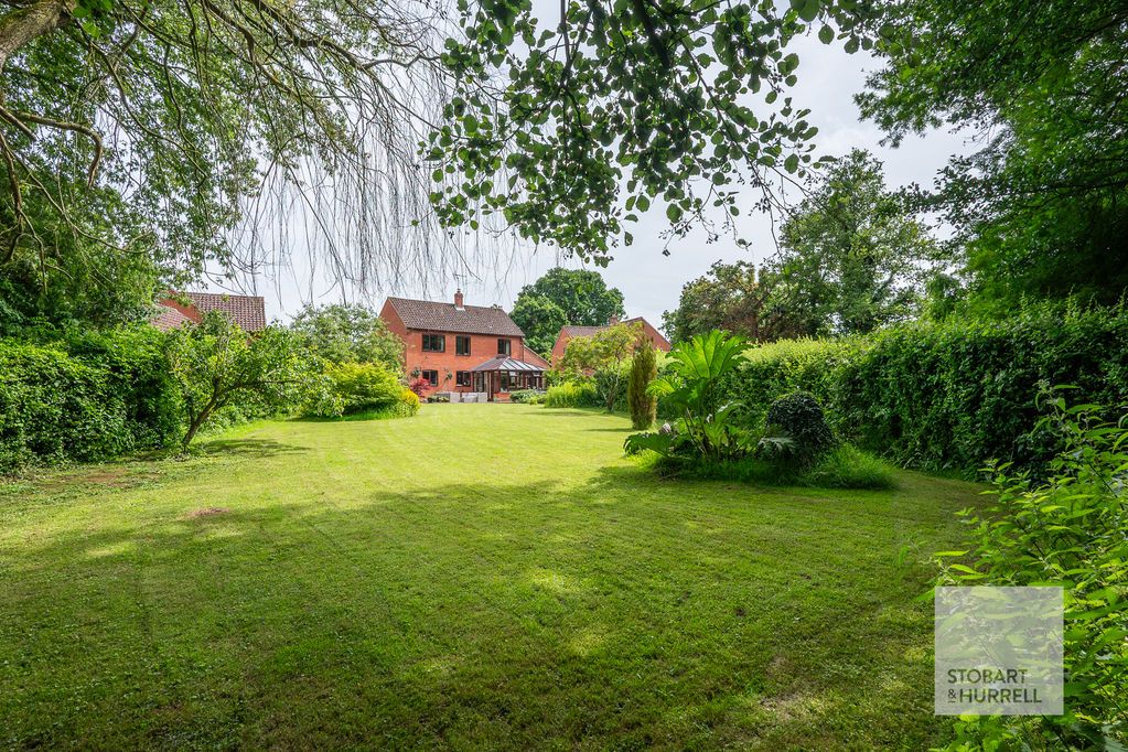 Property photo 1 of 30 Distant Rear