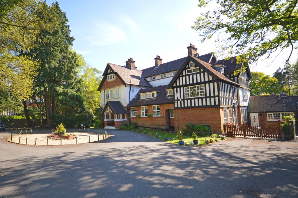 Property photo 1 of 9 Photo 8